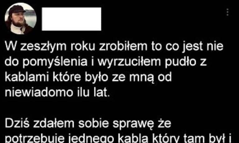 Porządkowanie kabli w domu, sprzątanie i organizacja przestrzeni.
