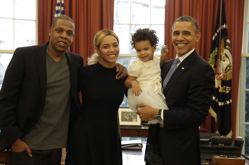 Beyoncé i Jay-Z z córką Blue Ivy podczas spotkania z Barackiem Obamą w Gabinecie Owalnym w 2013 roku