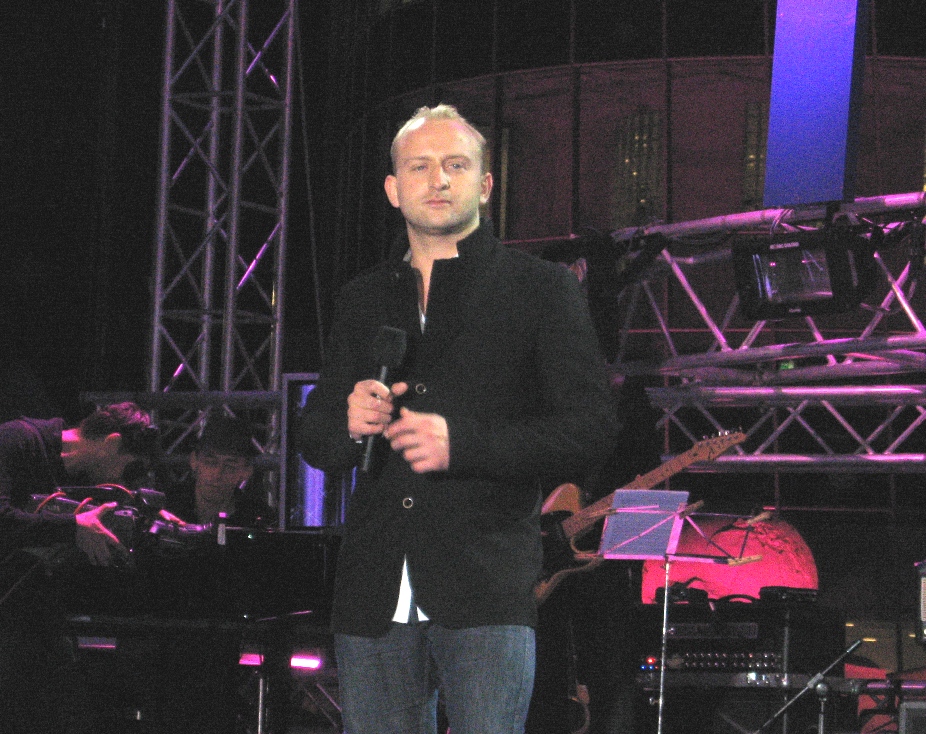 Borys Szyc podczas koncertu inaugurującego jesienną ramówkę TVP w 2009 roku