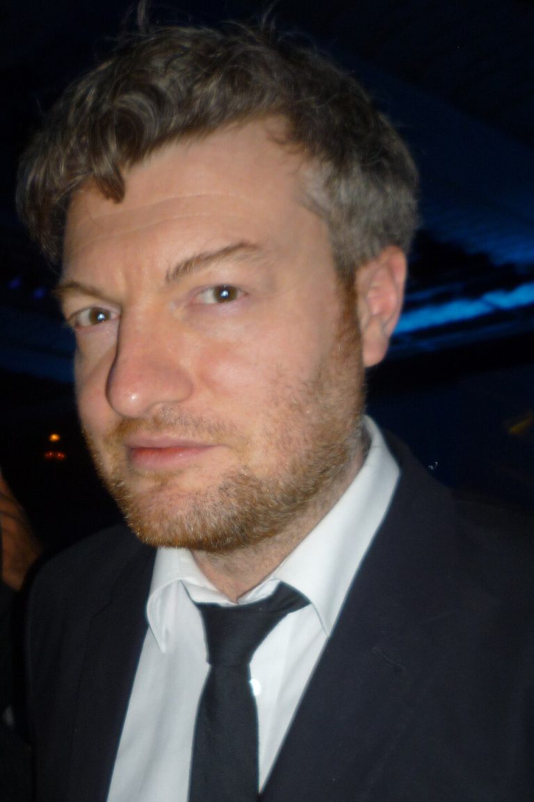 Czarne lustro (Black Mirror) – fabuła, obsada, sezony i odcinki