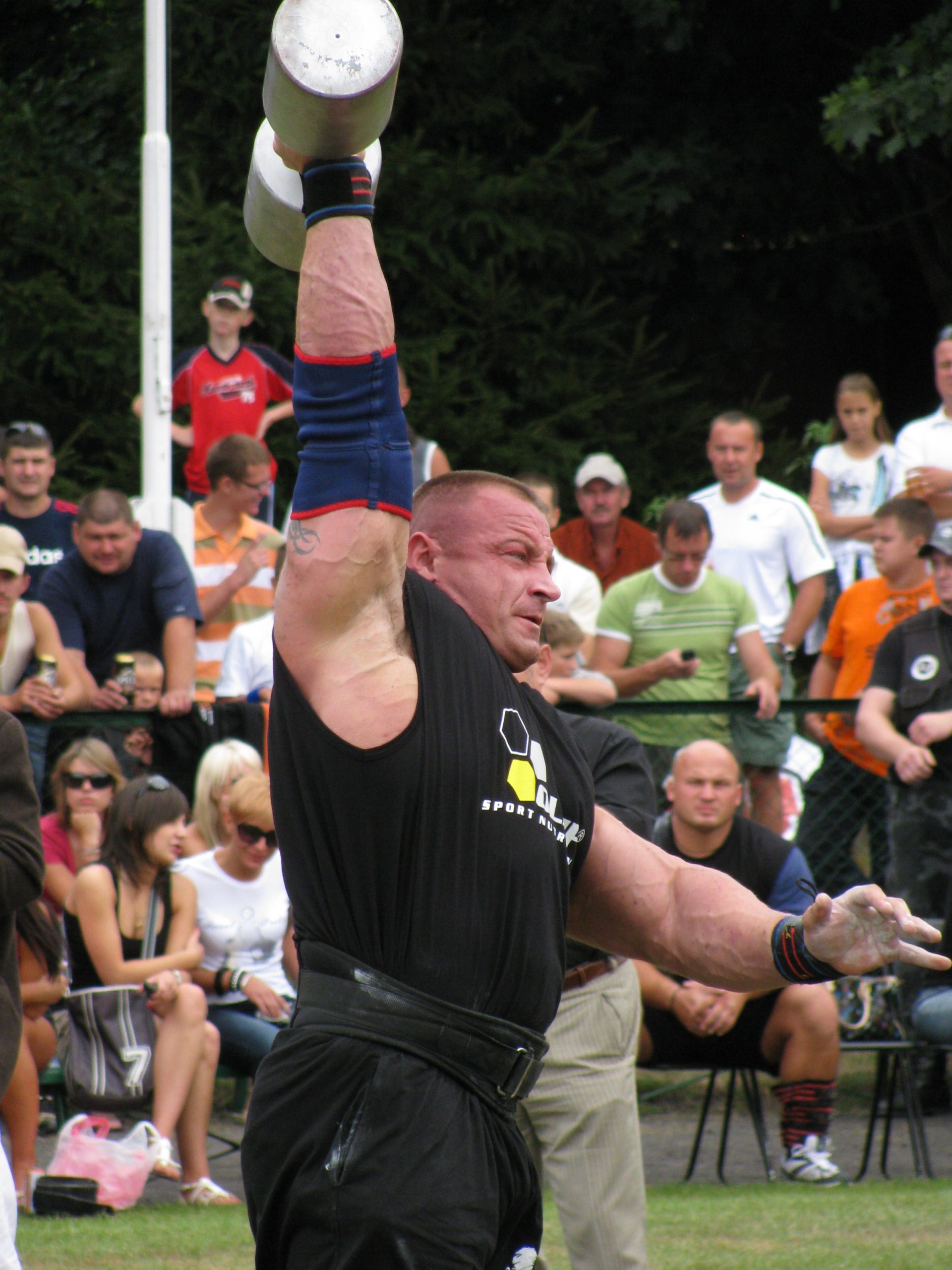 Mariusz Pudzianowski podczas zawodów strongman