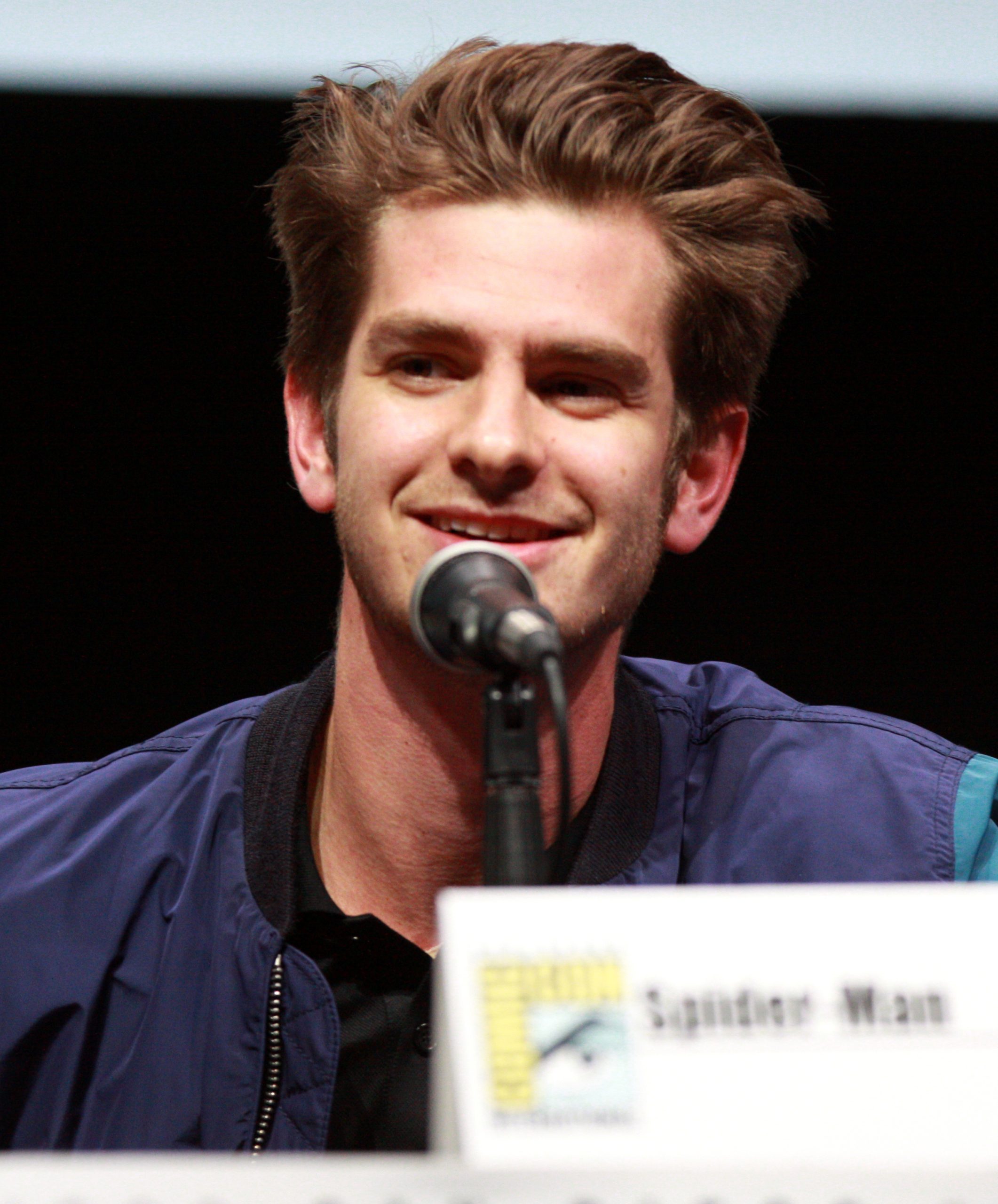 Andrew Garfield na Comic-Con w San Diego 19 lipca 2013 roku, fotografia ilustracyjna do musicalu z 2021 roku