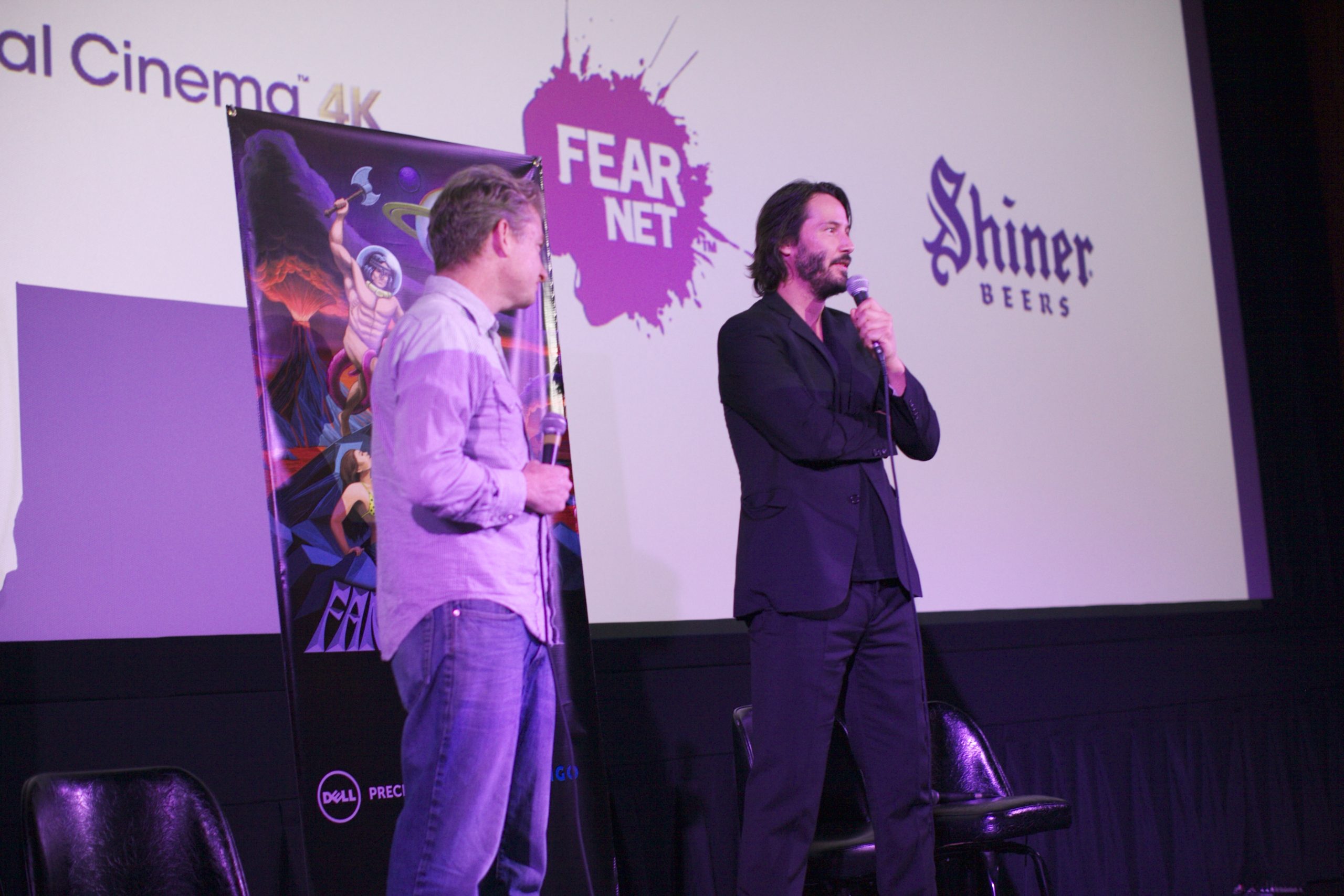 Keanu Reeves podczas publicznego wydarzenia w 2013 roku, zdjęcie ilustracyjne do kulis John Wick 4