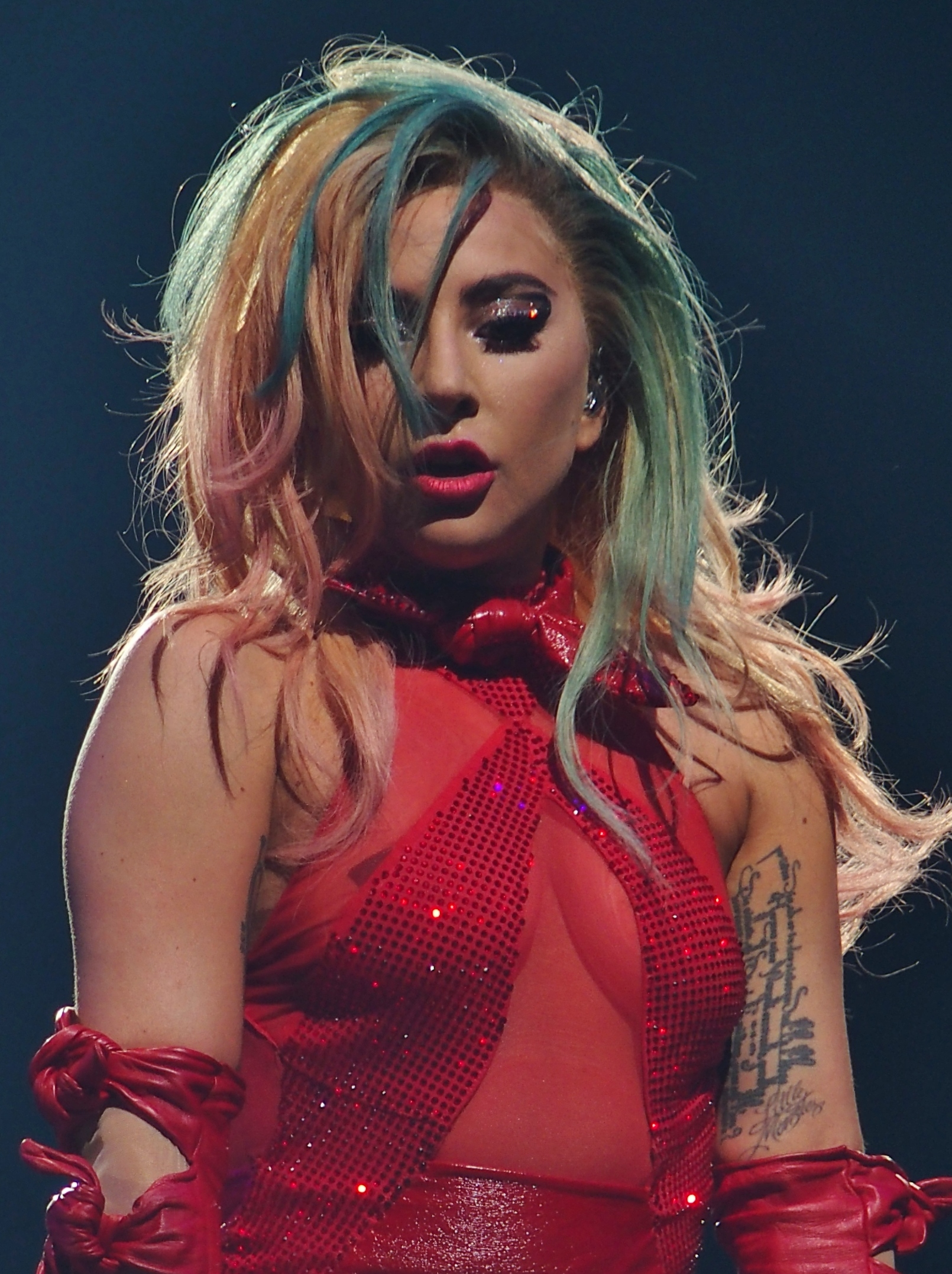 Lady Gaga podczas koncertu Joanne World Tour w Montrealu 3 listopada 2017 roku, zdjęcie ilustracyjne do Oscarów 2023