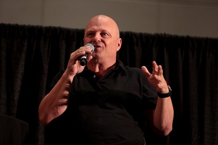 Michael Chiklis