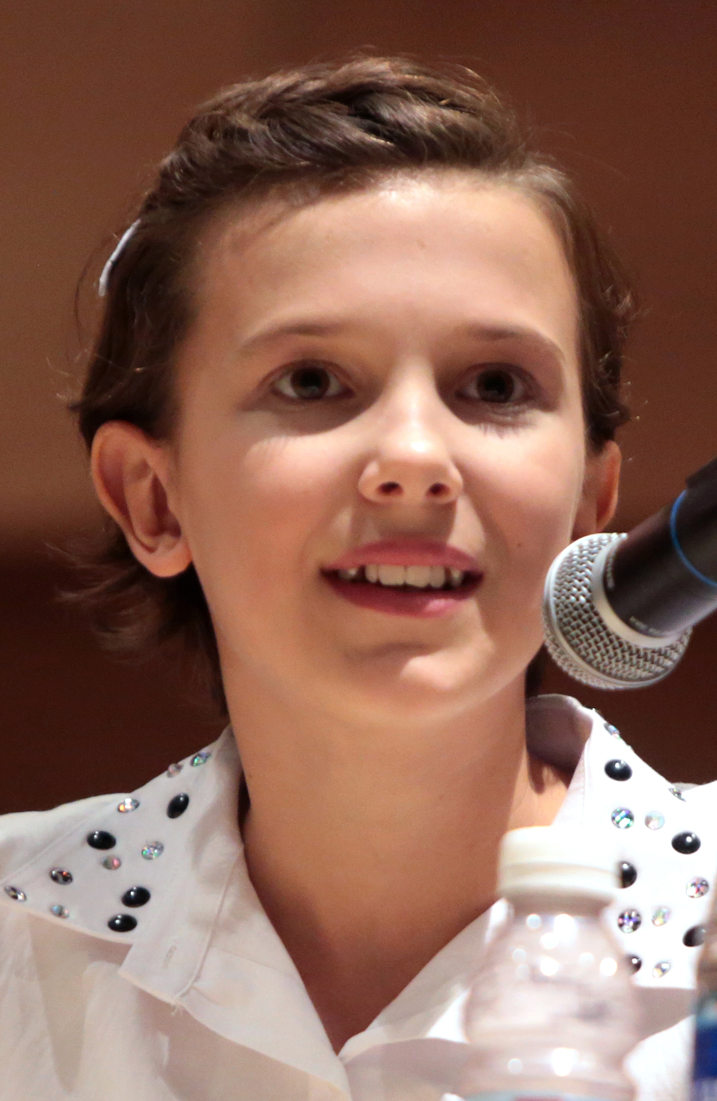 Millie Bobby Brown podczas Phoenix Comicon Fan Fest 23 października 2016 roku, kilka miesięcy po premierze Stranger Things