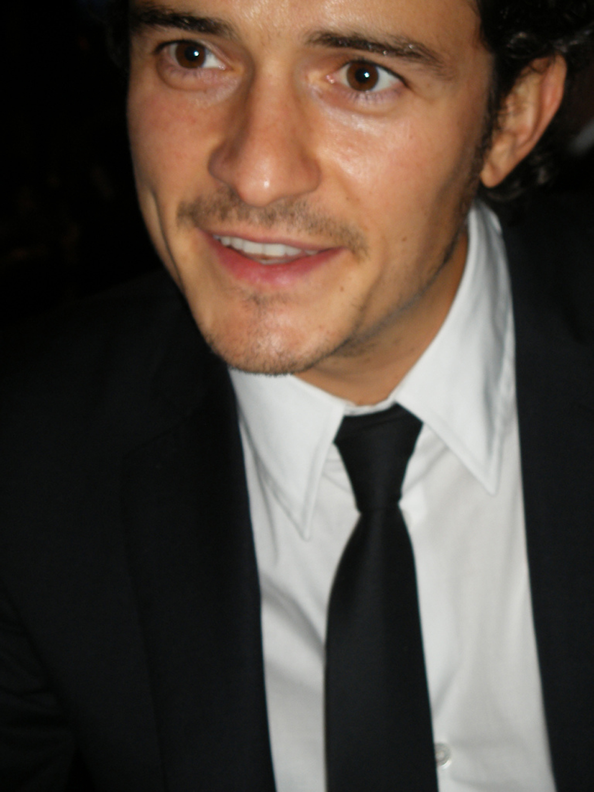 Orlando Bloom sfotografowany 11 lutego 2008 roku. Zdjęcie ilustracyjne, nie z planu Władcy Pierścieni.