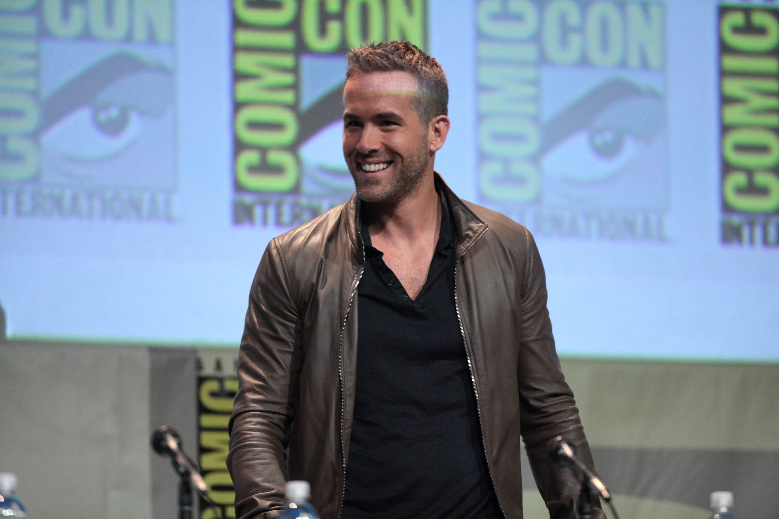 Ryan Reynolds prezentuje film Deadpool podczas Comic-Con w San Diego w lipcu 2015 roku.